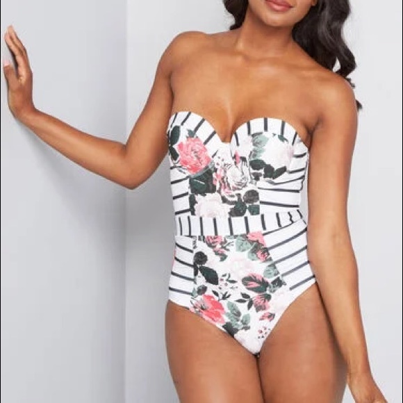 ModCloth Harper one piece - Picture 2 of 14